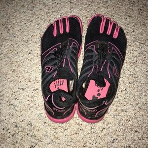 Women’s toe shoes